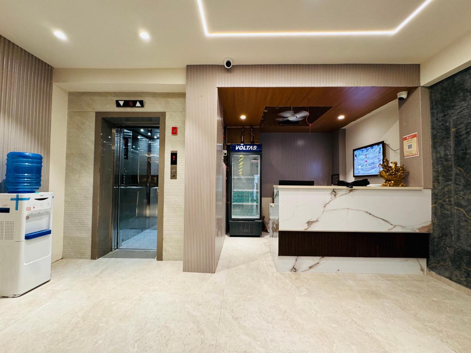 Hotel Rudhav Palace 우자인 외부 사진